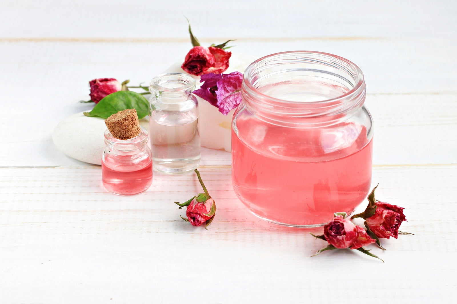 NO GUNK Ingredients Index: Rose Water (Rosa Damascena Flower Water).